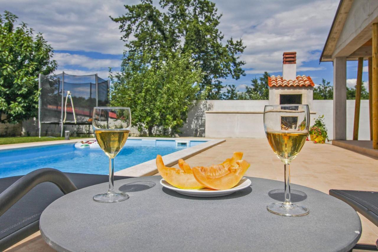 Villa Natascha in Pamići  Žminj Exterior foto